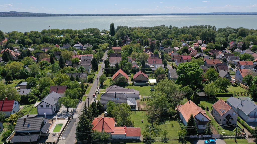 Blick von oben zum Balaton
